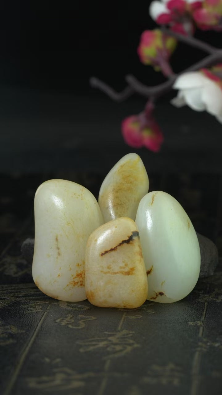 一块几千,一块上万,品质相近的和田玉籽料,价格为何差倍?