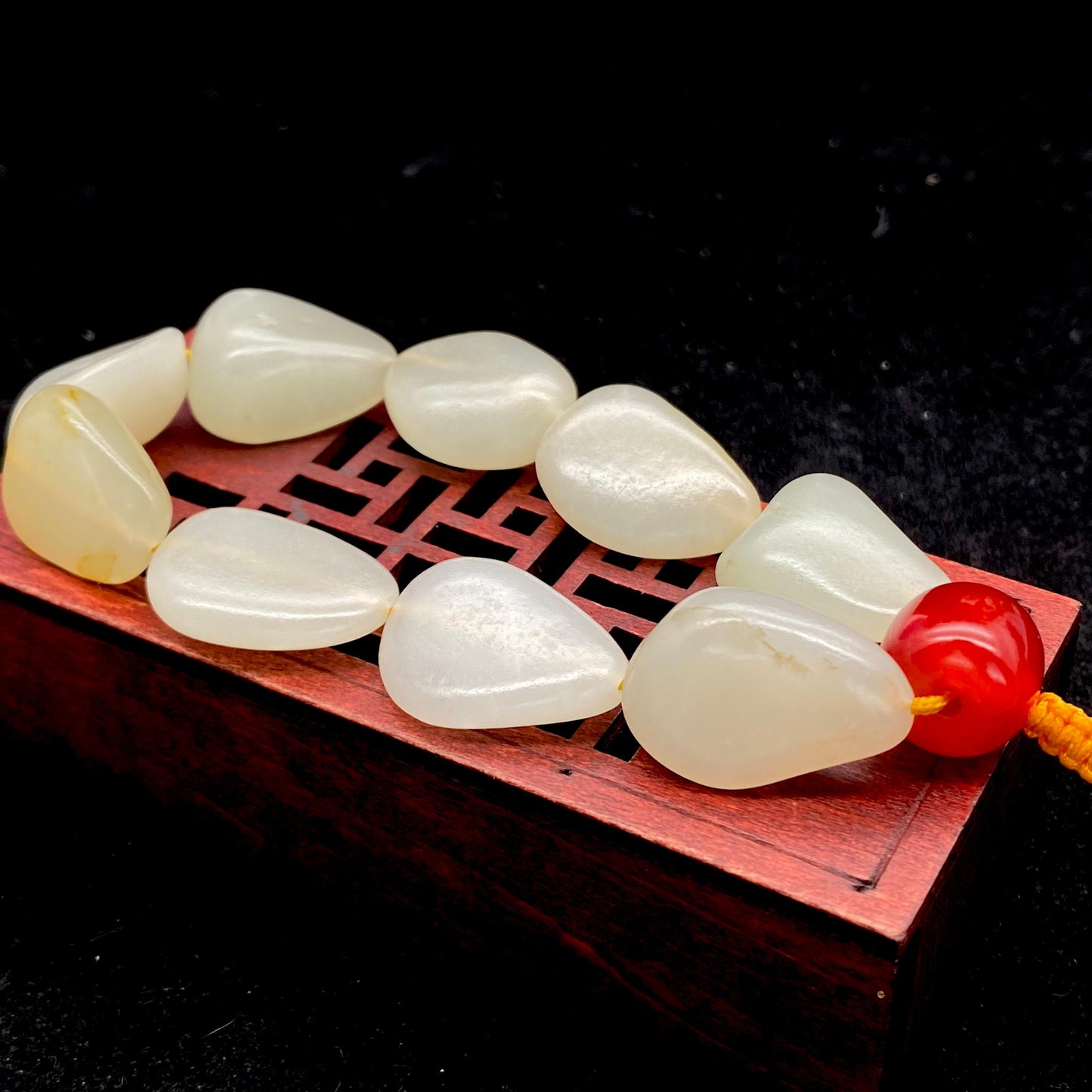 和田玉黄皮【精品手串】(44g)