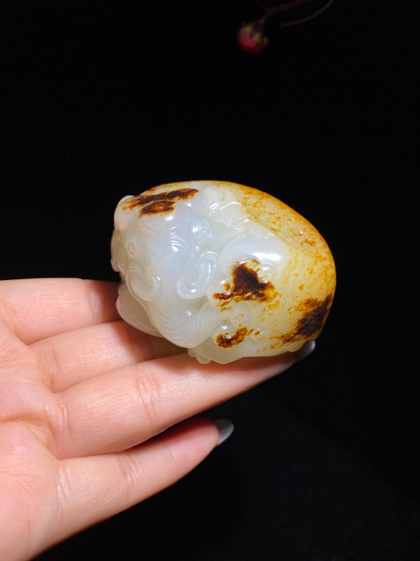 和田玉籽料大象(183.9g)