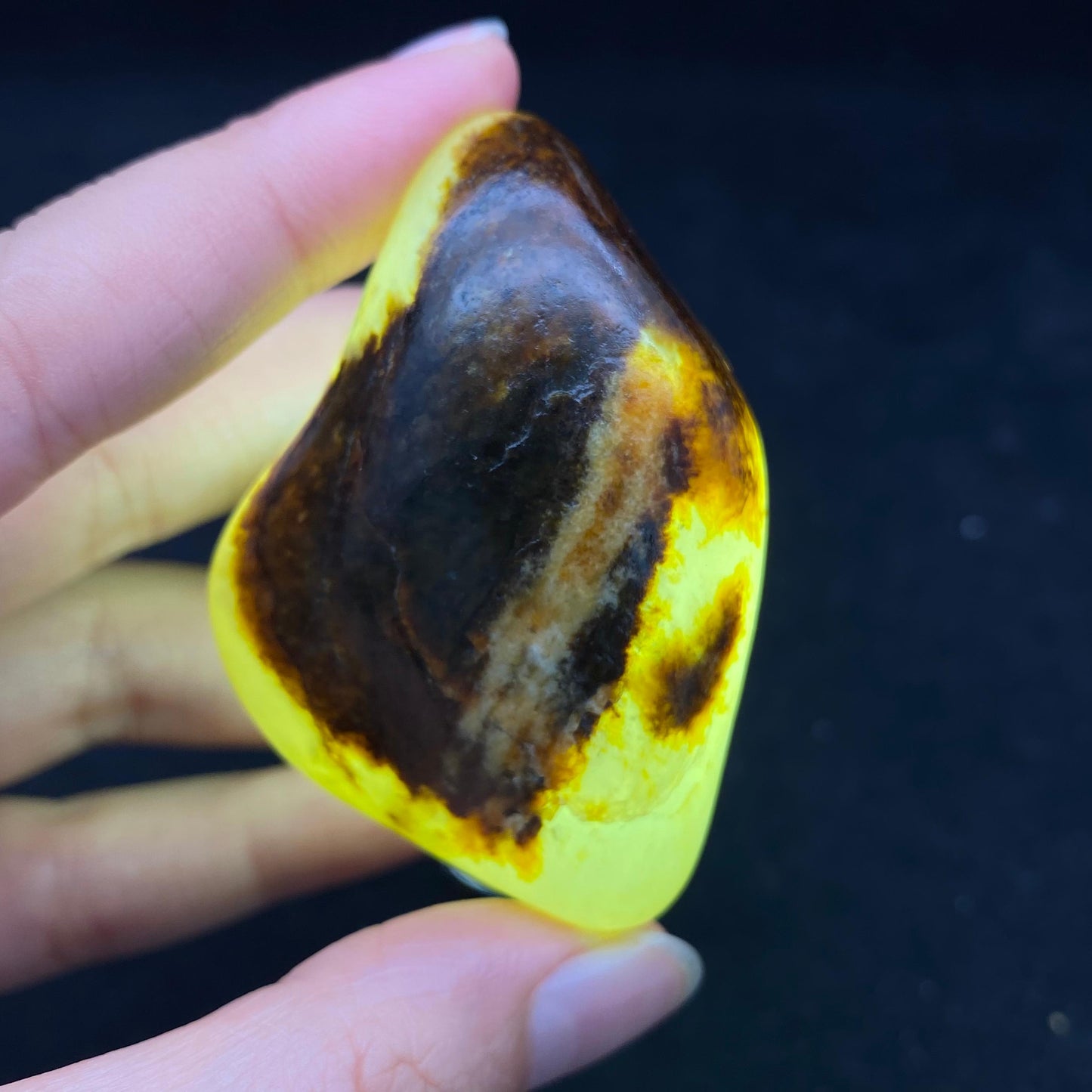 和田玉聚黄皮籽料原石(70.5g)