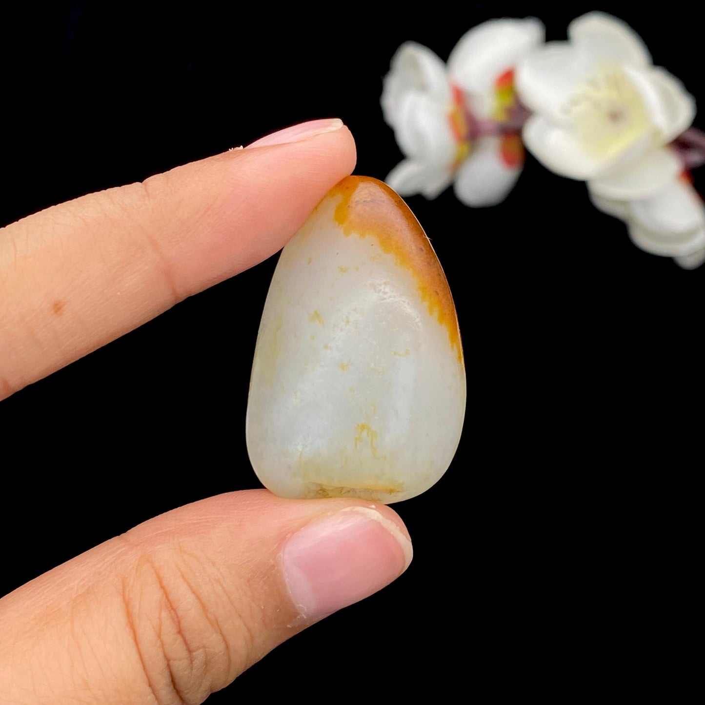 和田玉聚红皮青花底籽料吊坠籽(15.5g)