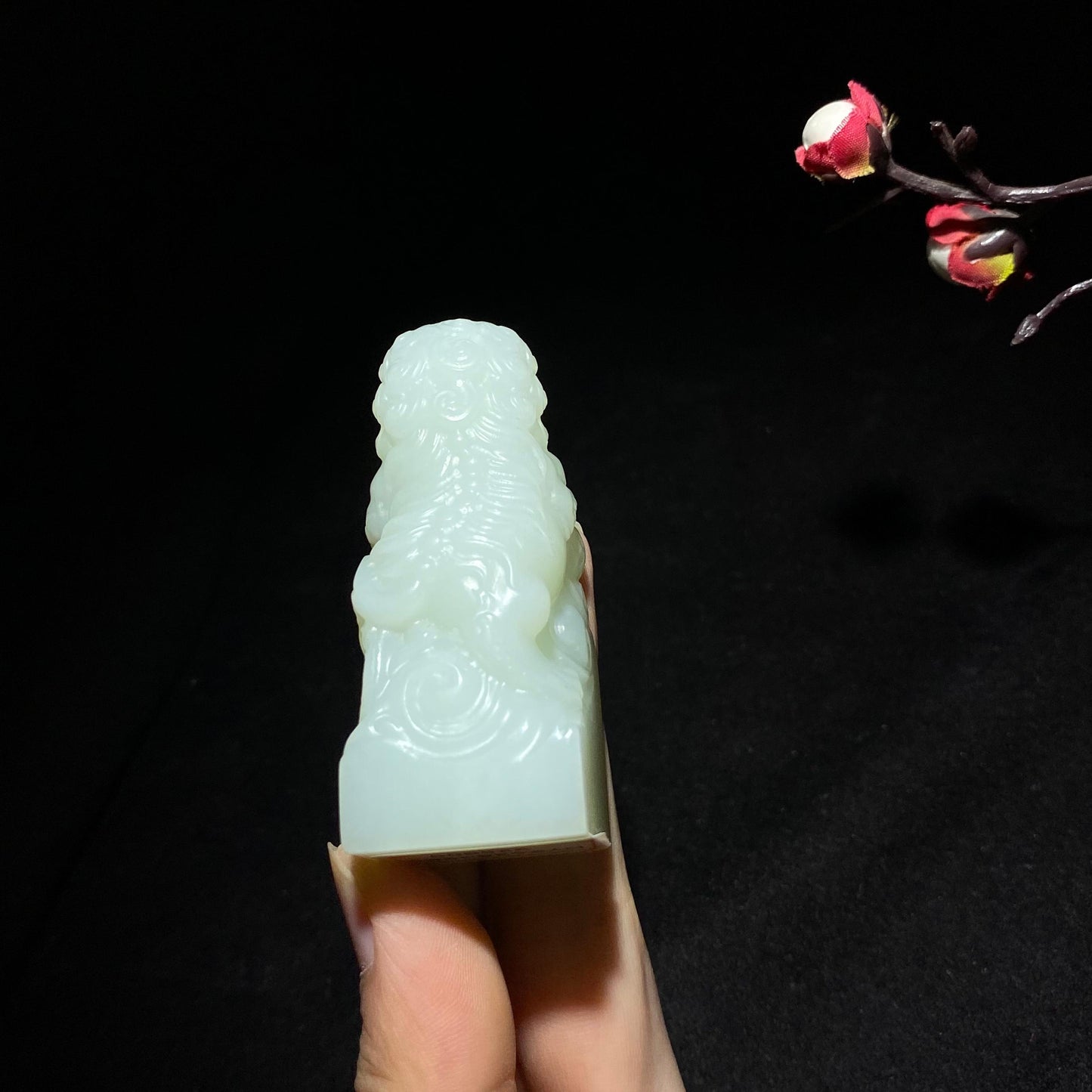 和田山料白玉狮子印章(84.7g)