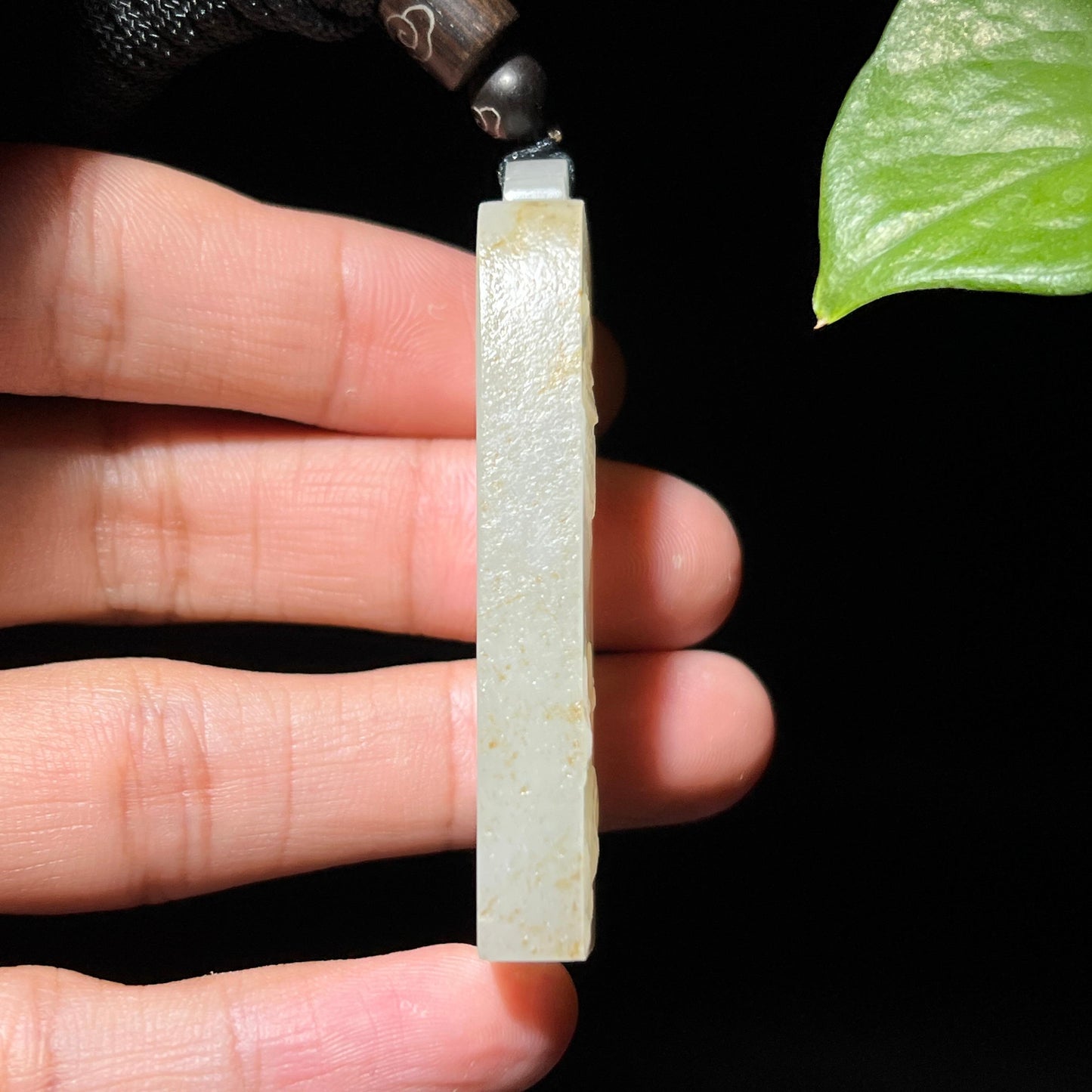 和田玉籽料洒金皮山水牌(23.6g)