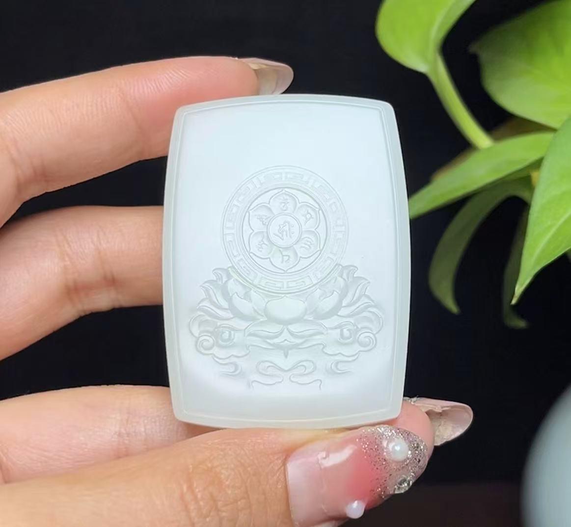 和田羊脂玉观音(41.2g)