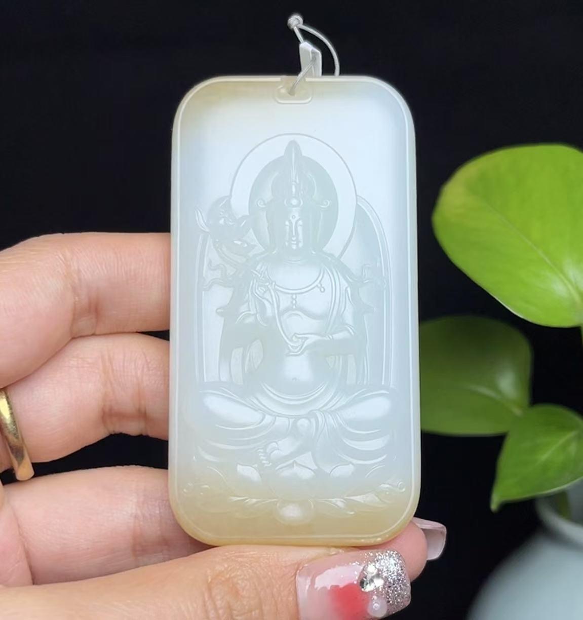新疆和田玉精品天地糖羊脂玉大势至菩萨(84.5g)