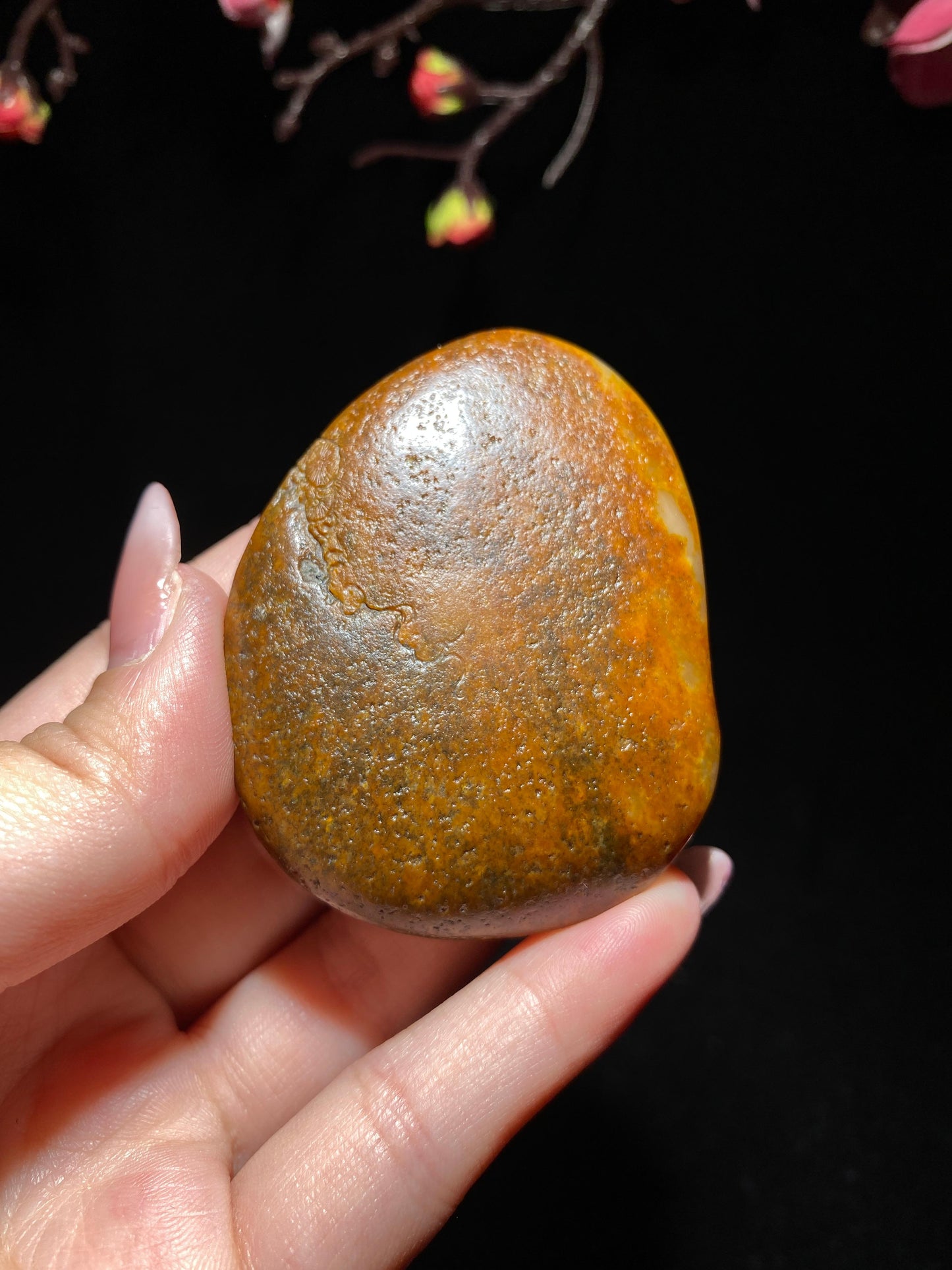 和田玉籽料白玉虎牌(70.8g)