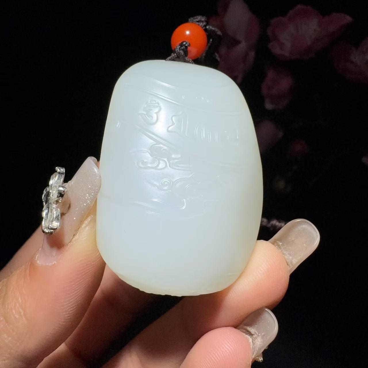 和田玉籽料挂件观音头像(55.2g)