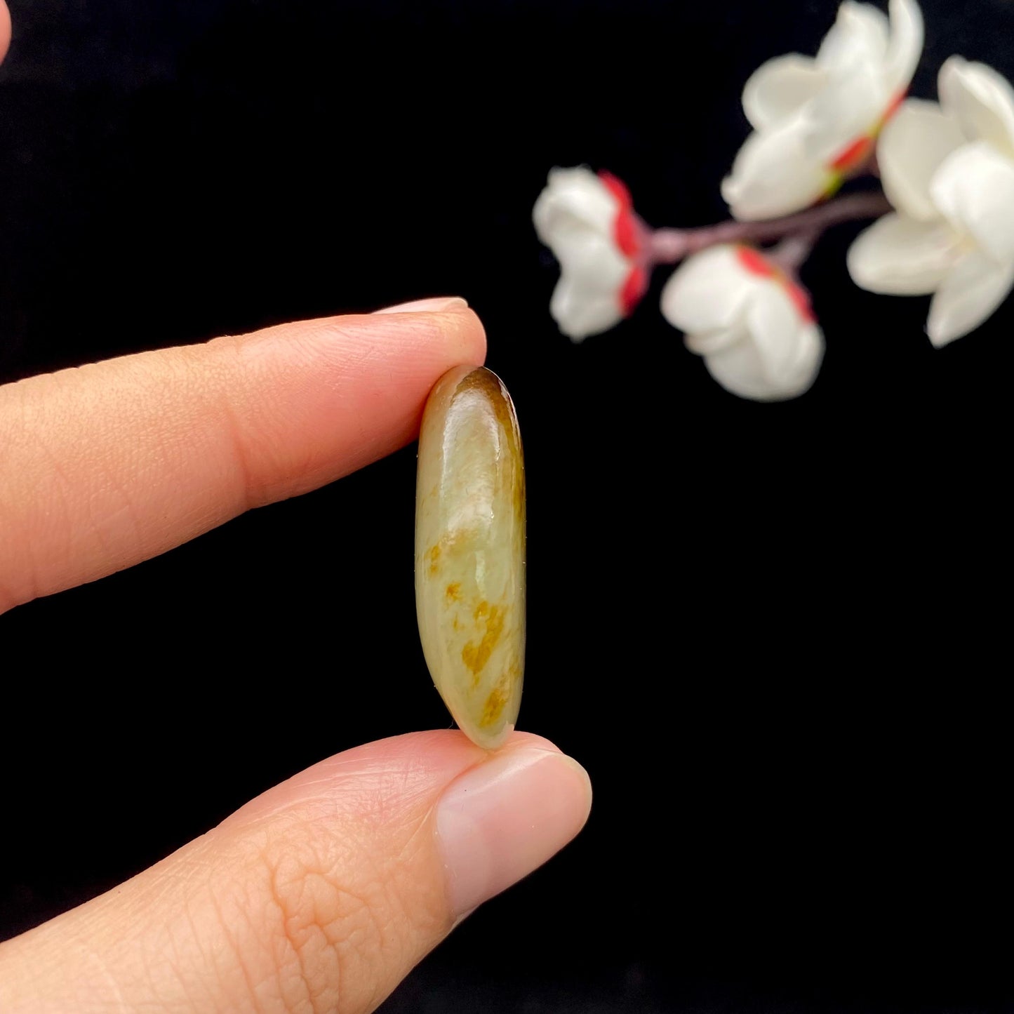 和田玉聚黑皮籽料原石(9.5g)