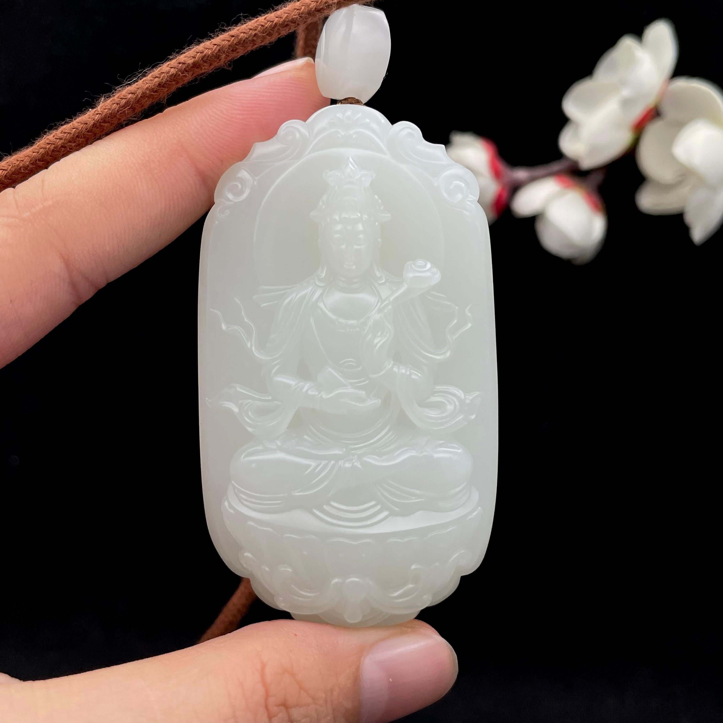 和田玉95的于田料白玉【坐观音】挂件（80.4g） – 厚德载玉