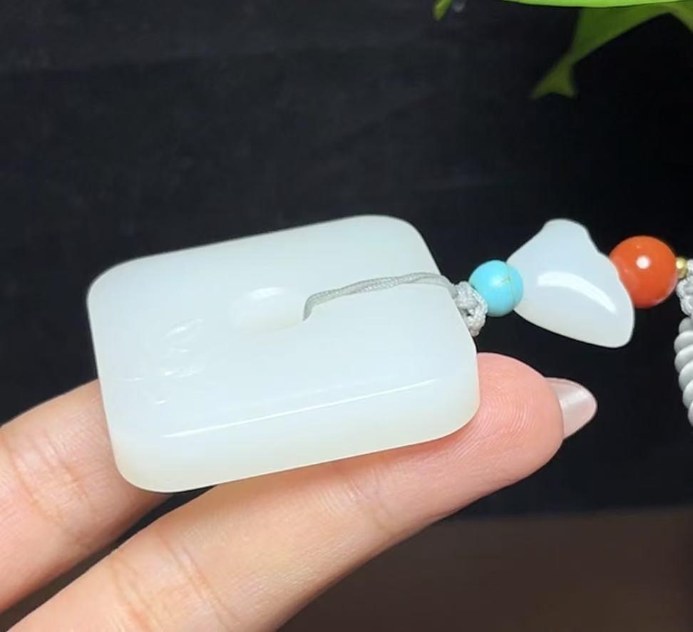 和田羊脂玉四方守护平安扣(42.1g)