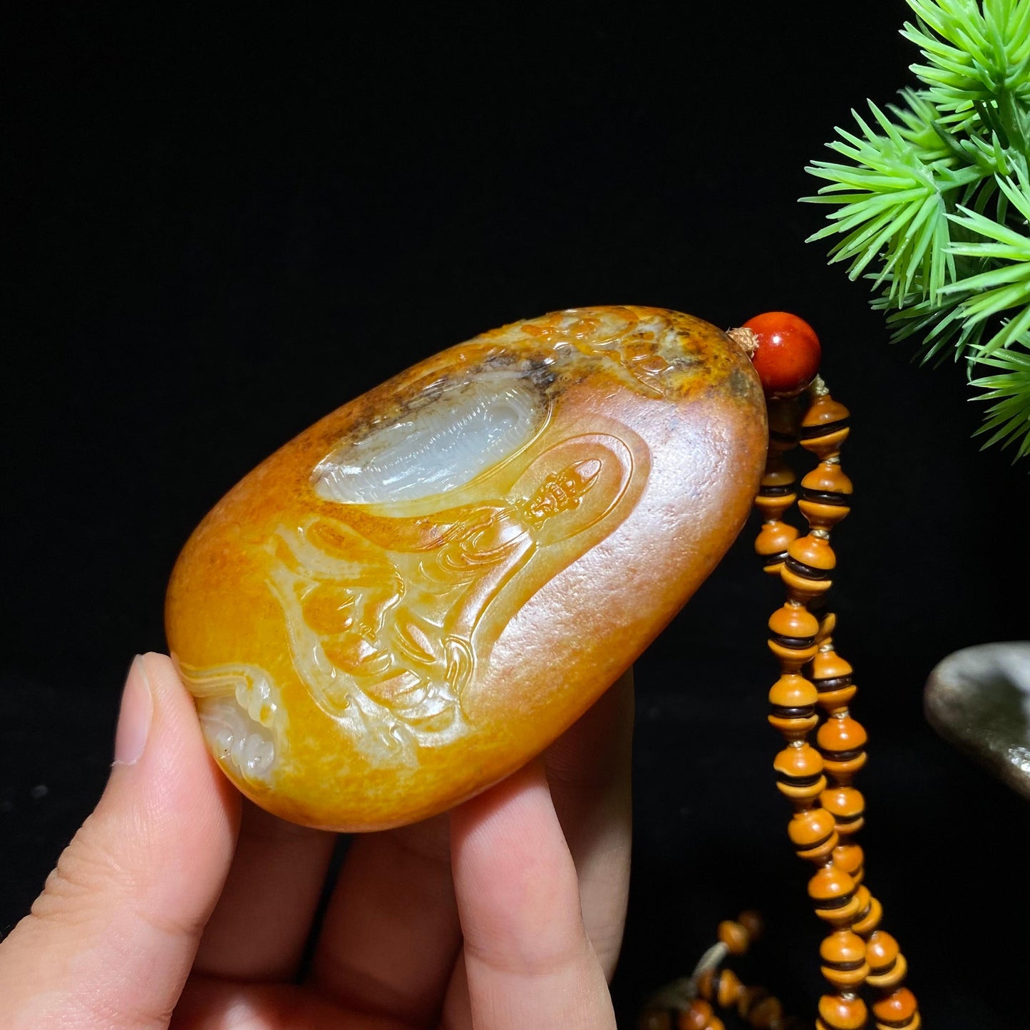 和田玉籽料悟道把件(105.7g)