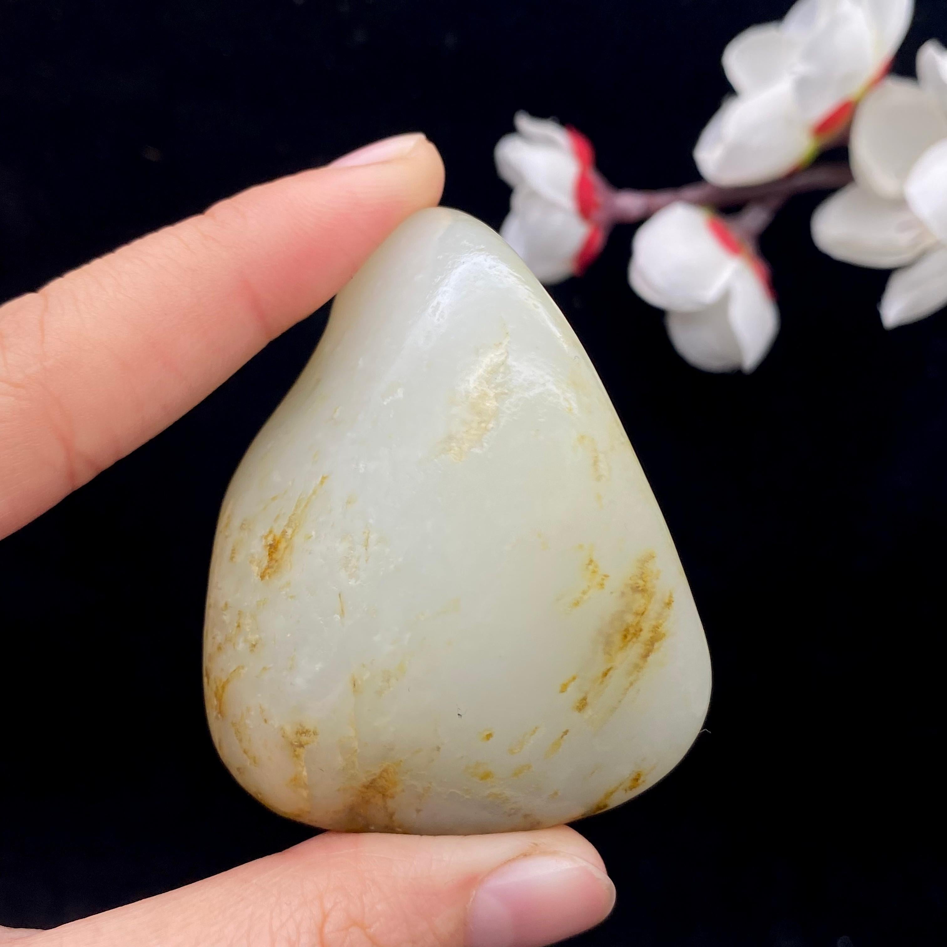 和田玉洒金皮籽料手把件(86.6g)