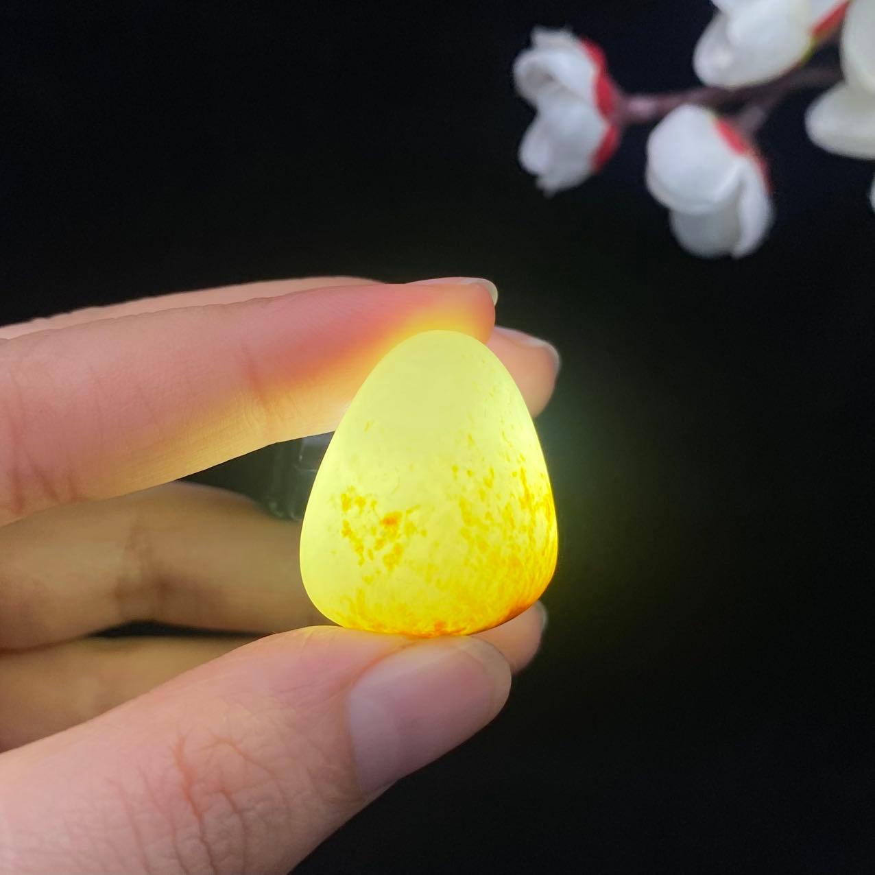 和田玉聚红皮籽料原石(16.1g)