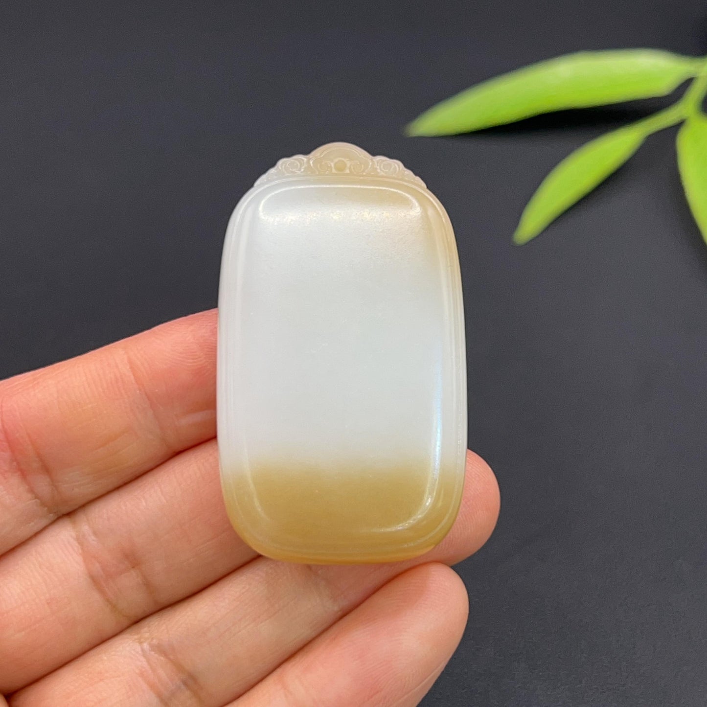 和田玉羊脂白玉糖观音玉牌(31.0g)