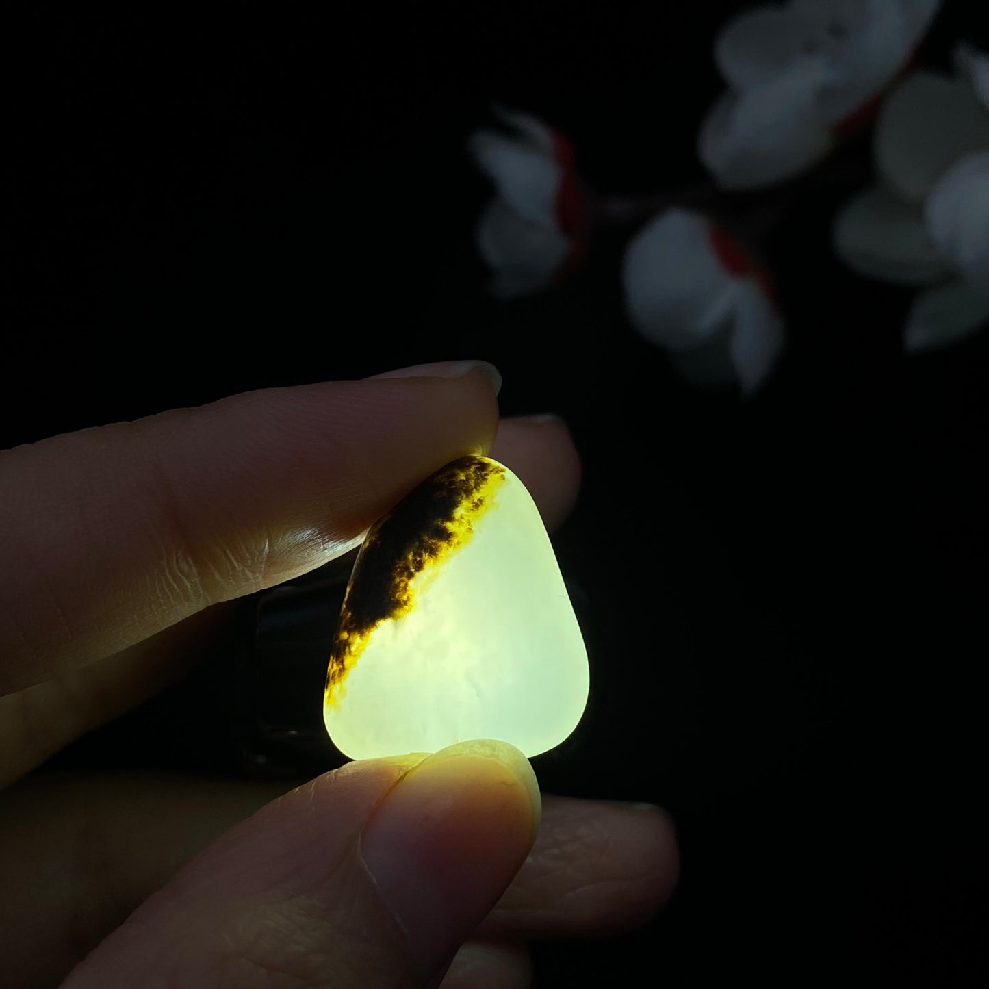 和田玉黑黄籽料戒面籽(5.5g)