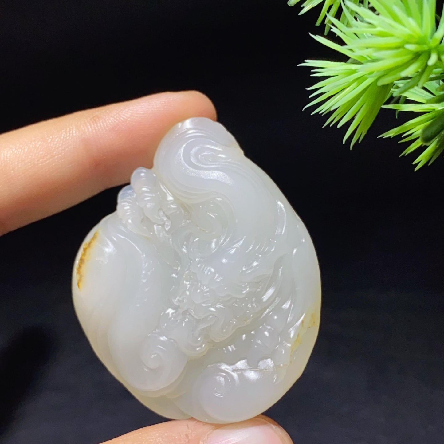 和田玉籽料龙行天下挂件(34.3g)