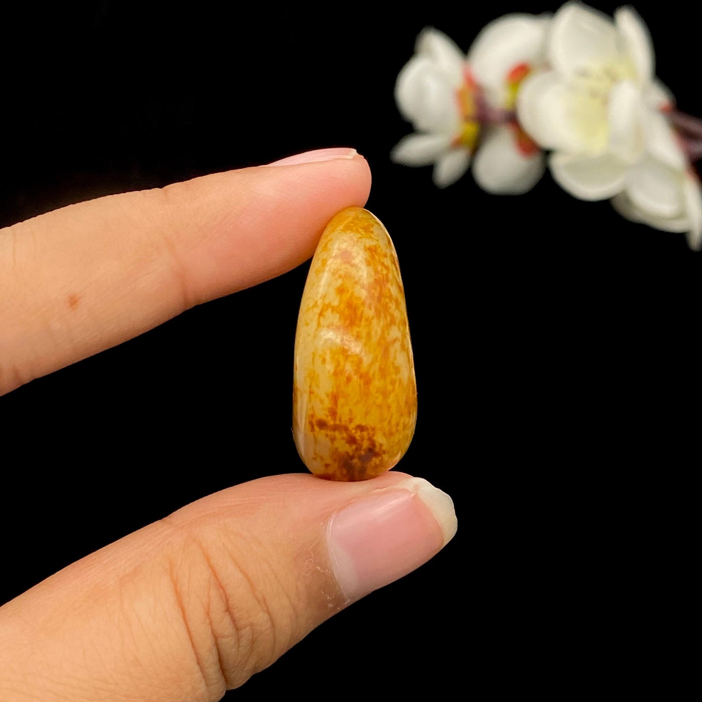 和田玉满洒红皮籽料吊坠籽(11.8g)
