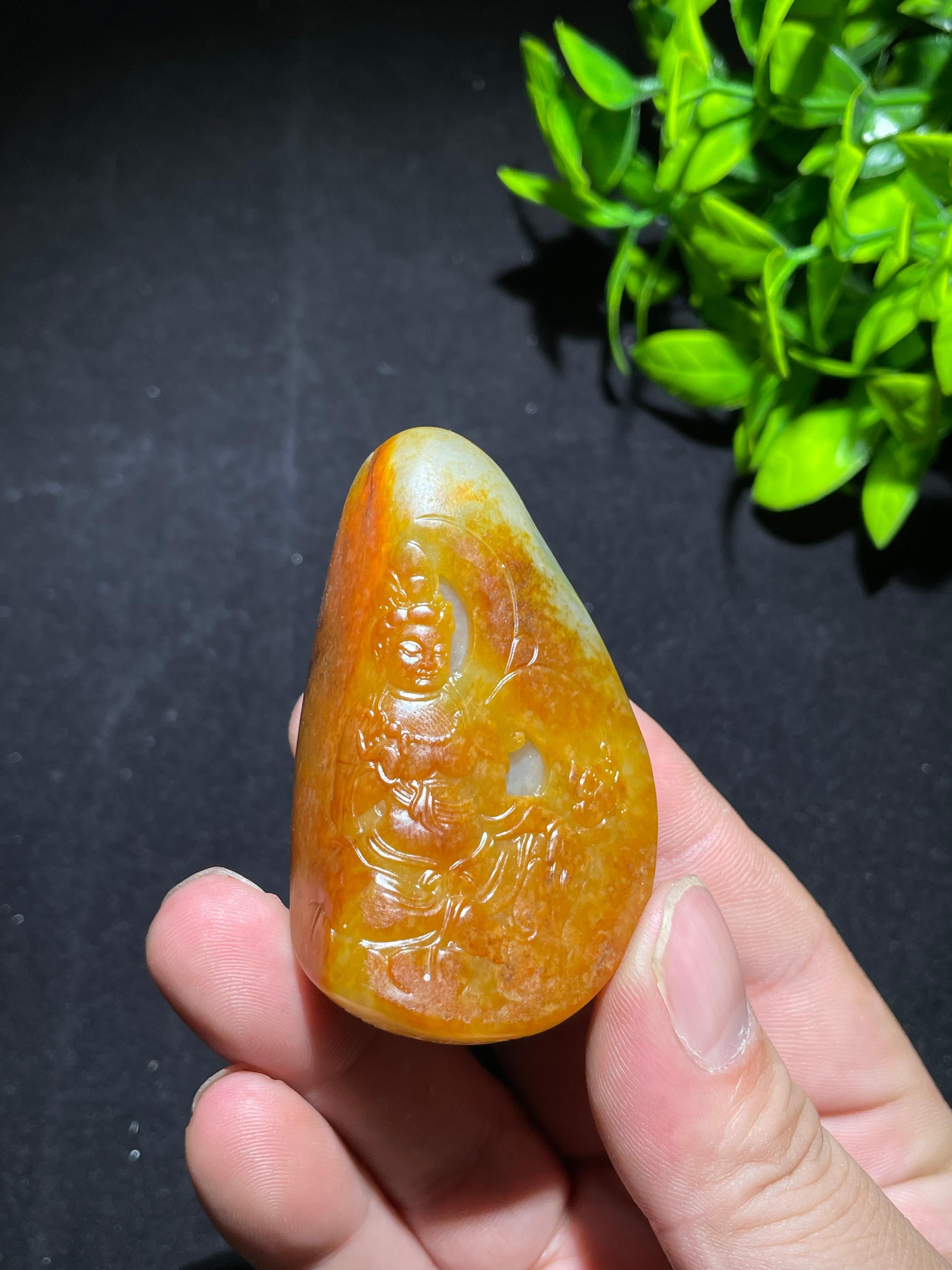 和田玉籽料观音(88.5g)