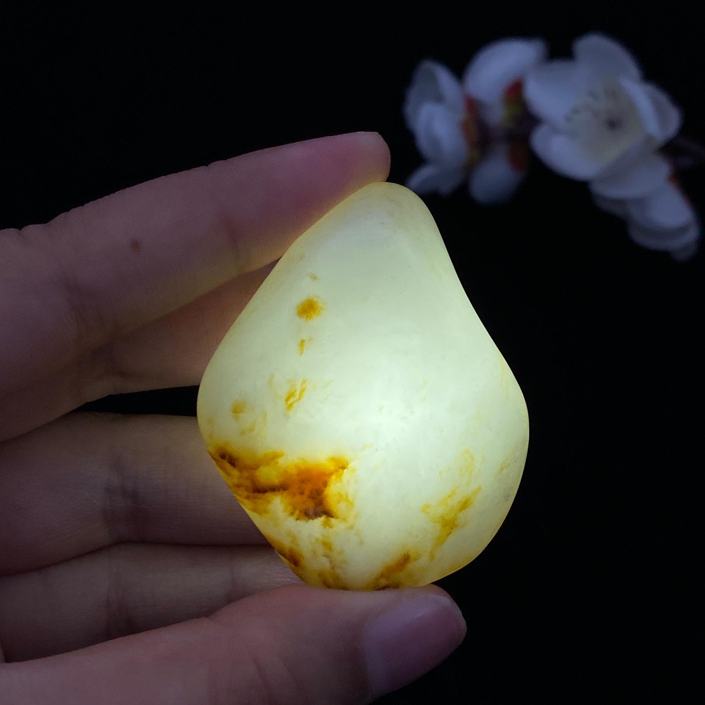 和田玉洒金皮青花底籽料挂件(41.2g)