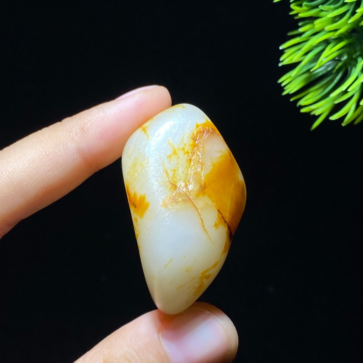 和田玉红皮籽料原石(34.4g)