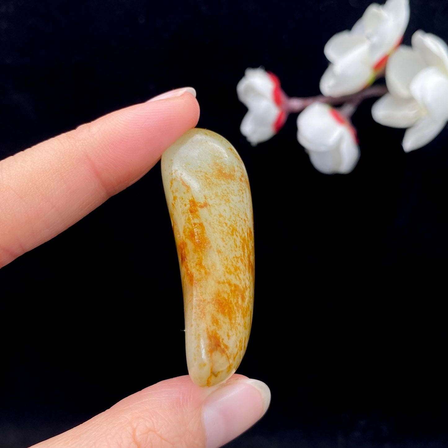 和田玉洒红皮籽料原石(26.4g)