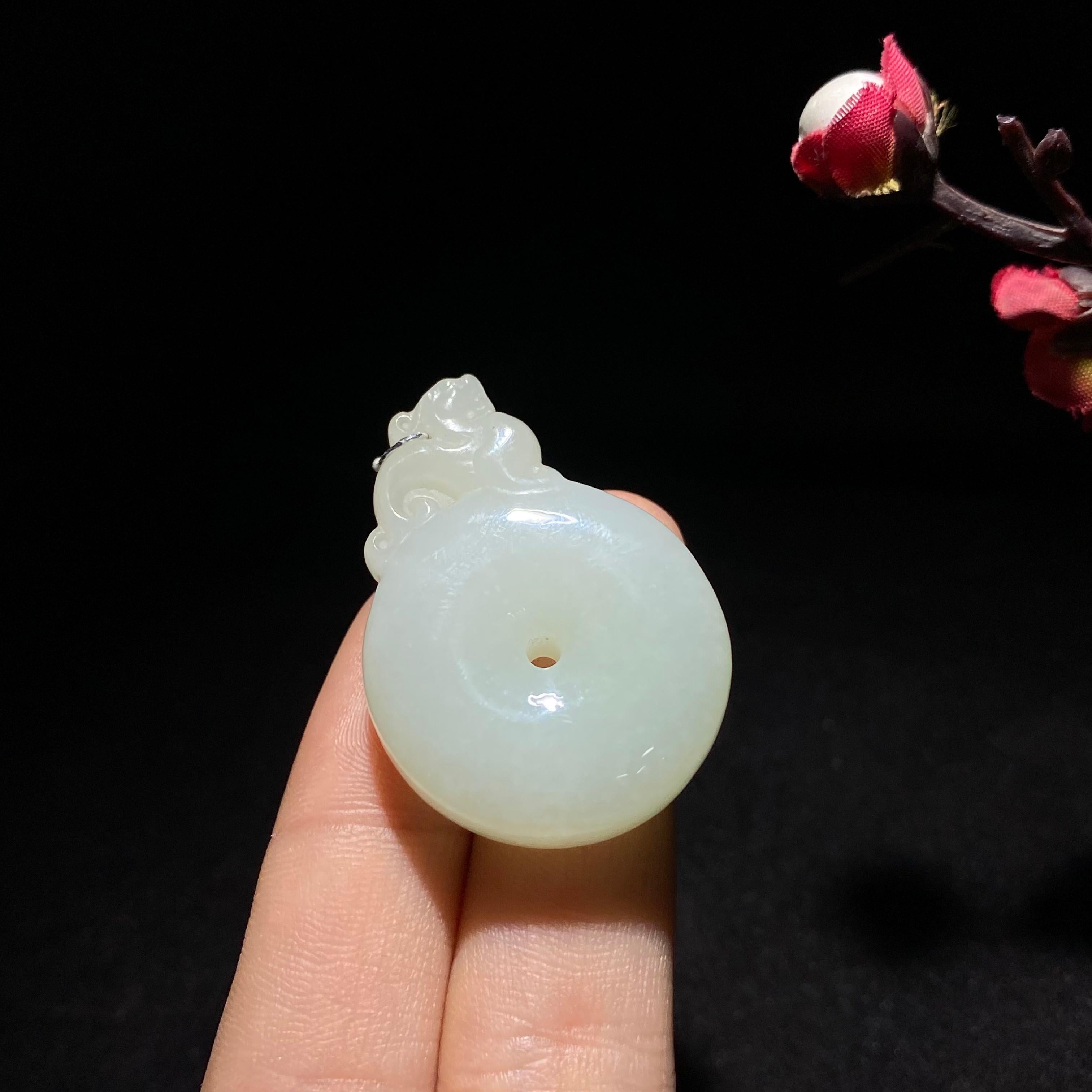 精品和田白玉山料貔貅平安扣挂件(17.3g)