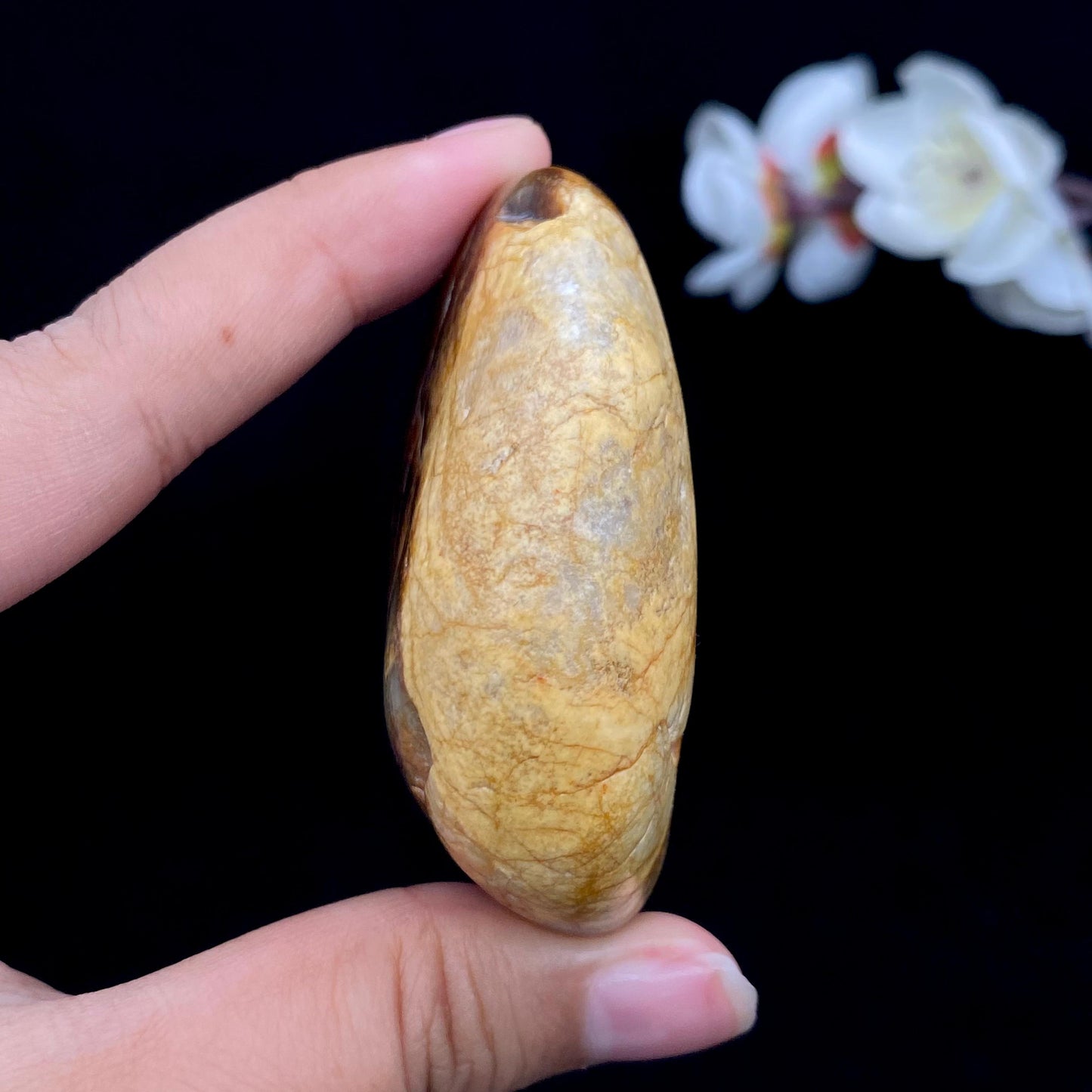 和田玉聚黄皮籽料手把件(143.2g)