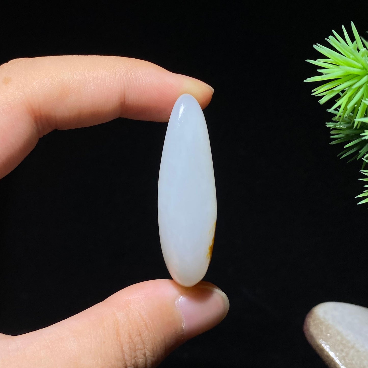 和田玉白玉红皮籽料原石(15.7g)