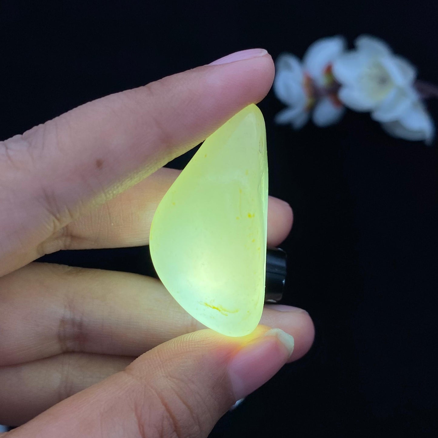 和田玉黄皮籽料挂件(21.2g)