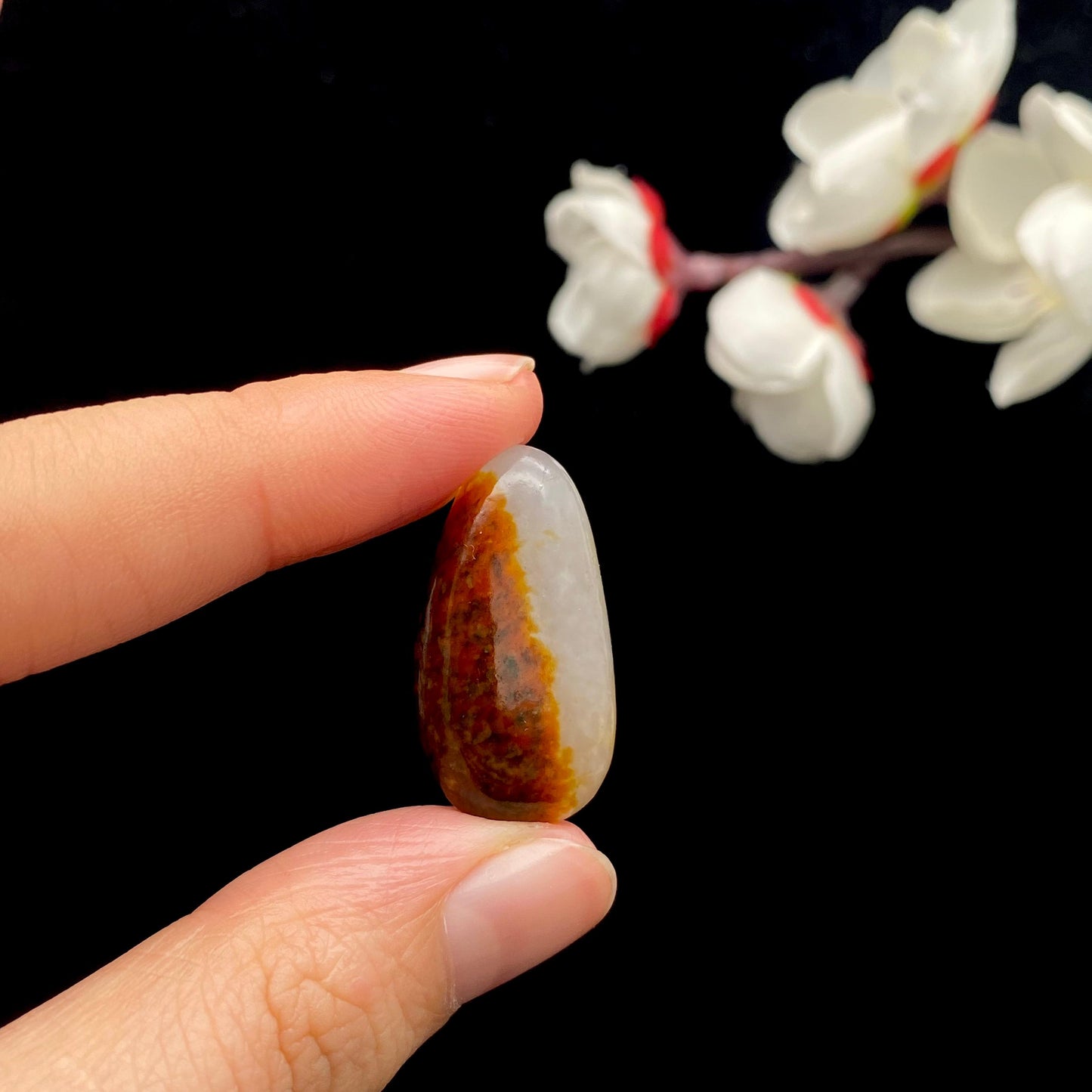 和田玉聚红皮籽料原石(5.7g)