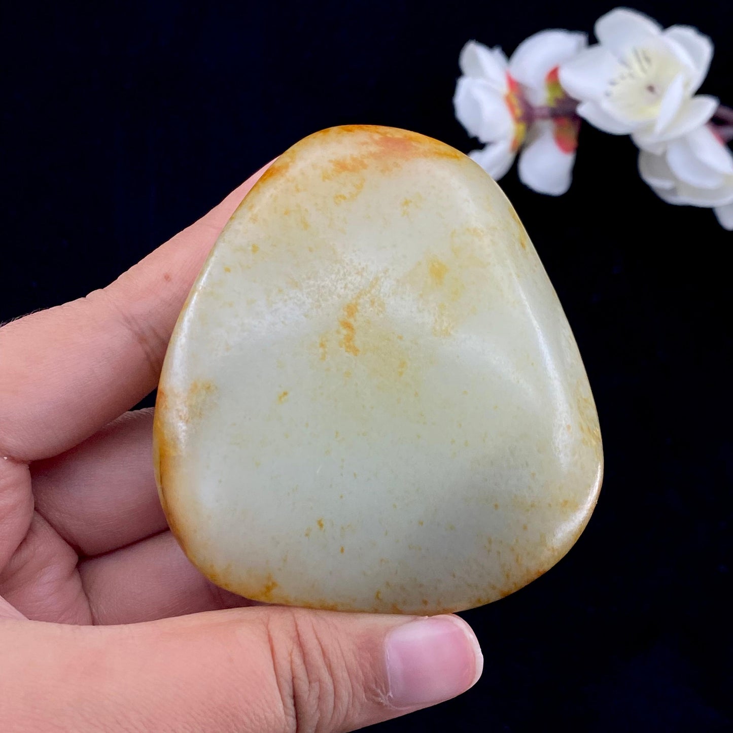 和田玉洒红皮青花底籽料原石(207.2g)