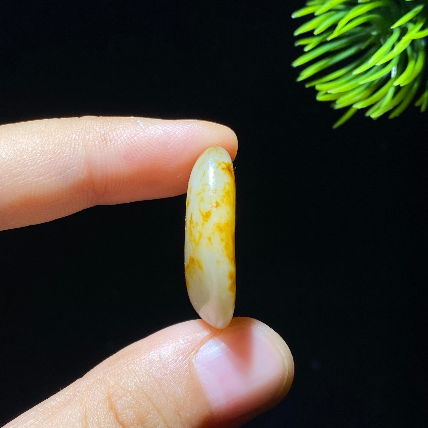 和田玉红皮籽料原石(6g)
