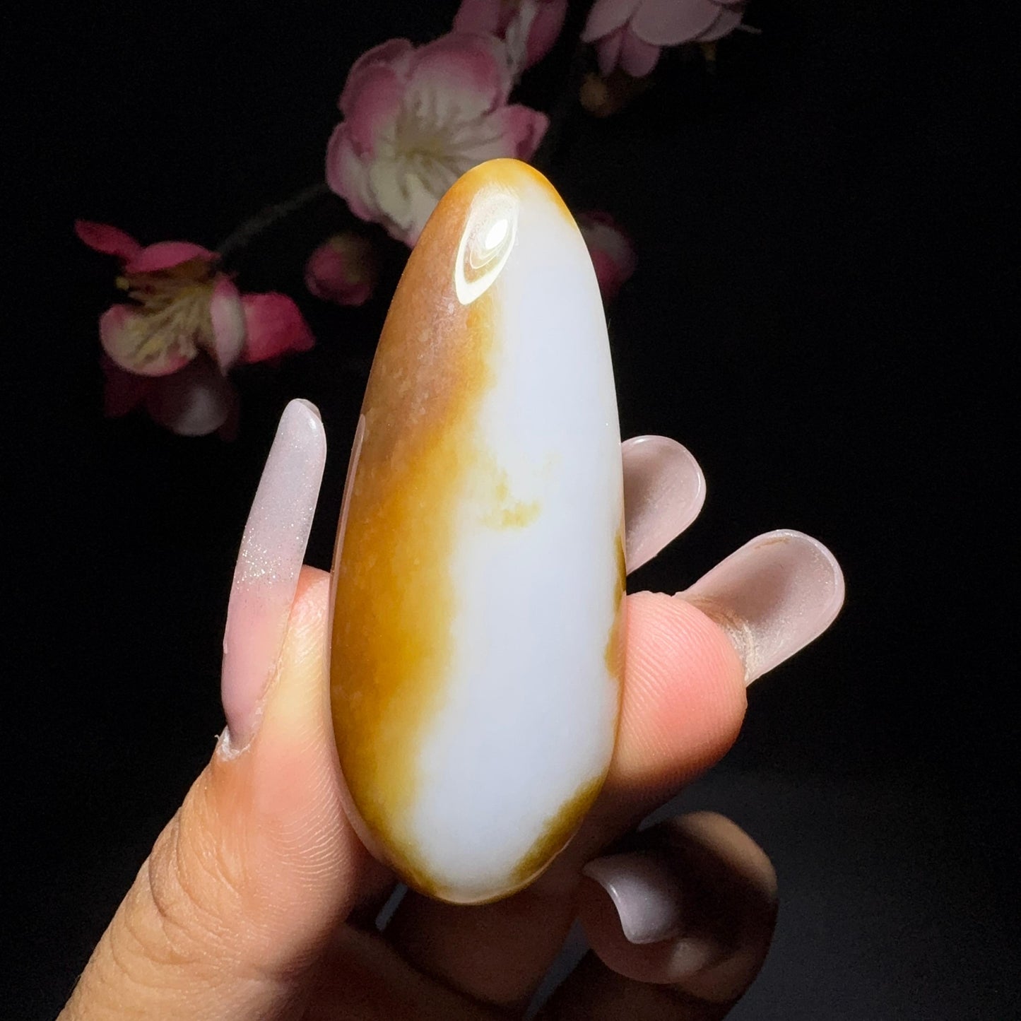 和田玉糖白随型吊坠(25.0g)