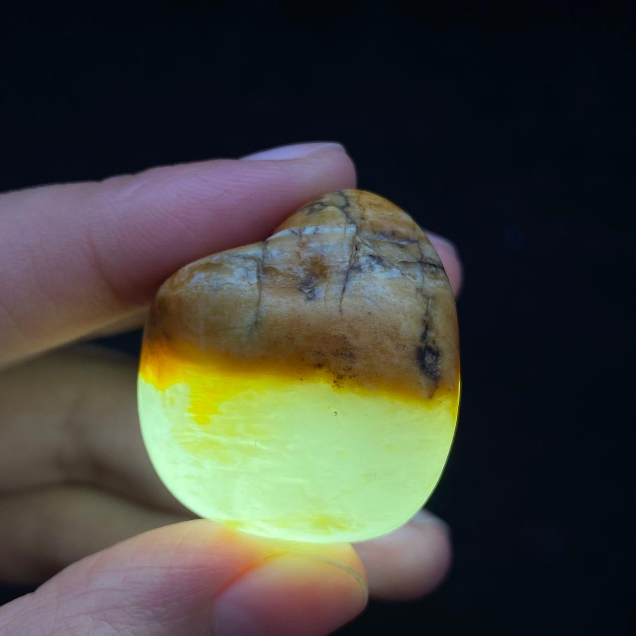 和田玉聚黄皮籽料原石(25g)