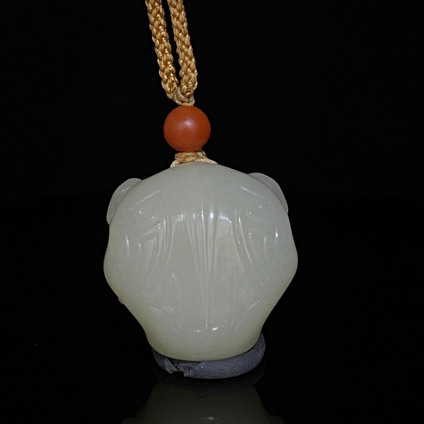 和田玉兽面挂件(16.26g)