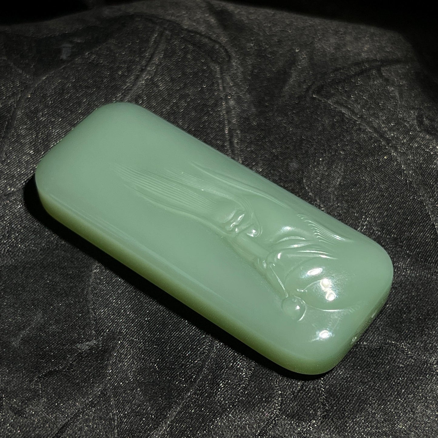 和田玉碧玉粉青关公牌(35.8g)