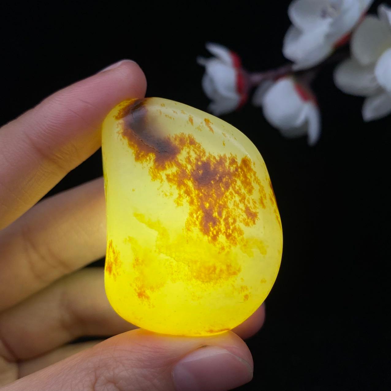 和田玉洒红皮籽料挂件(47.6g)