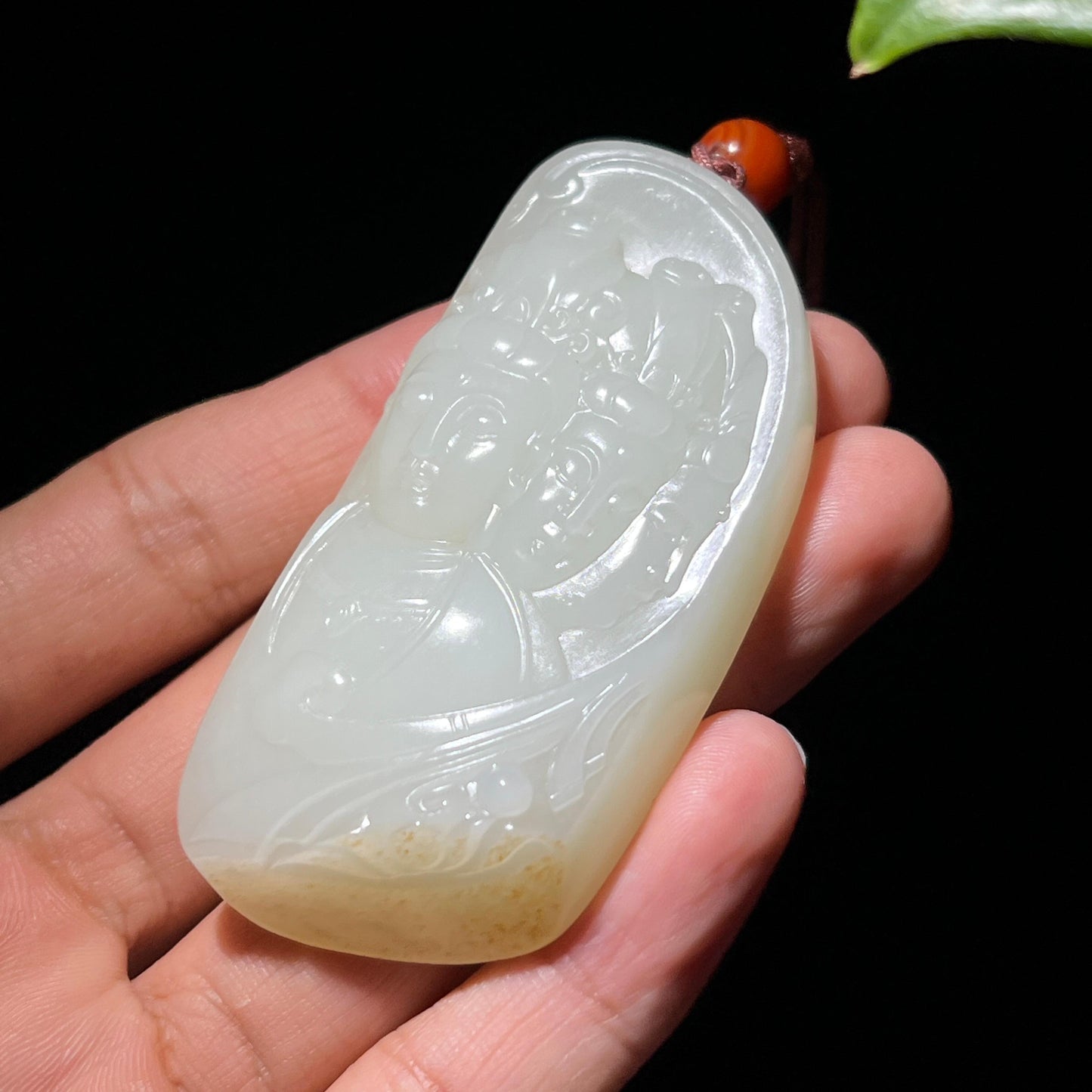 和田玉籽料洒金皮观音牌(63.8g)