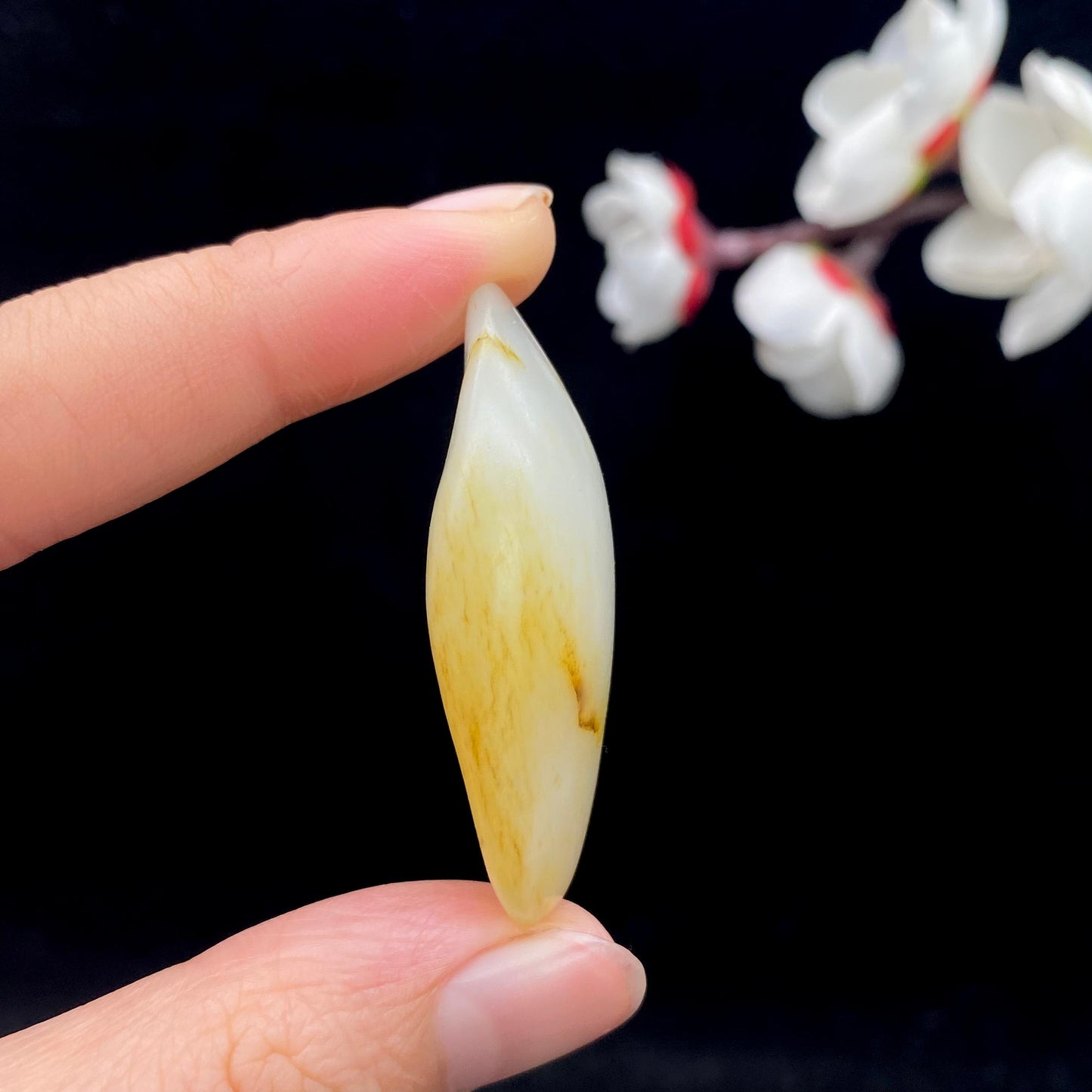 和田玉黄皮籽料原石(15.1g)