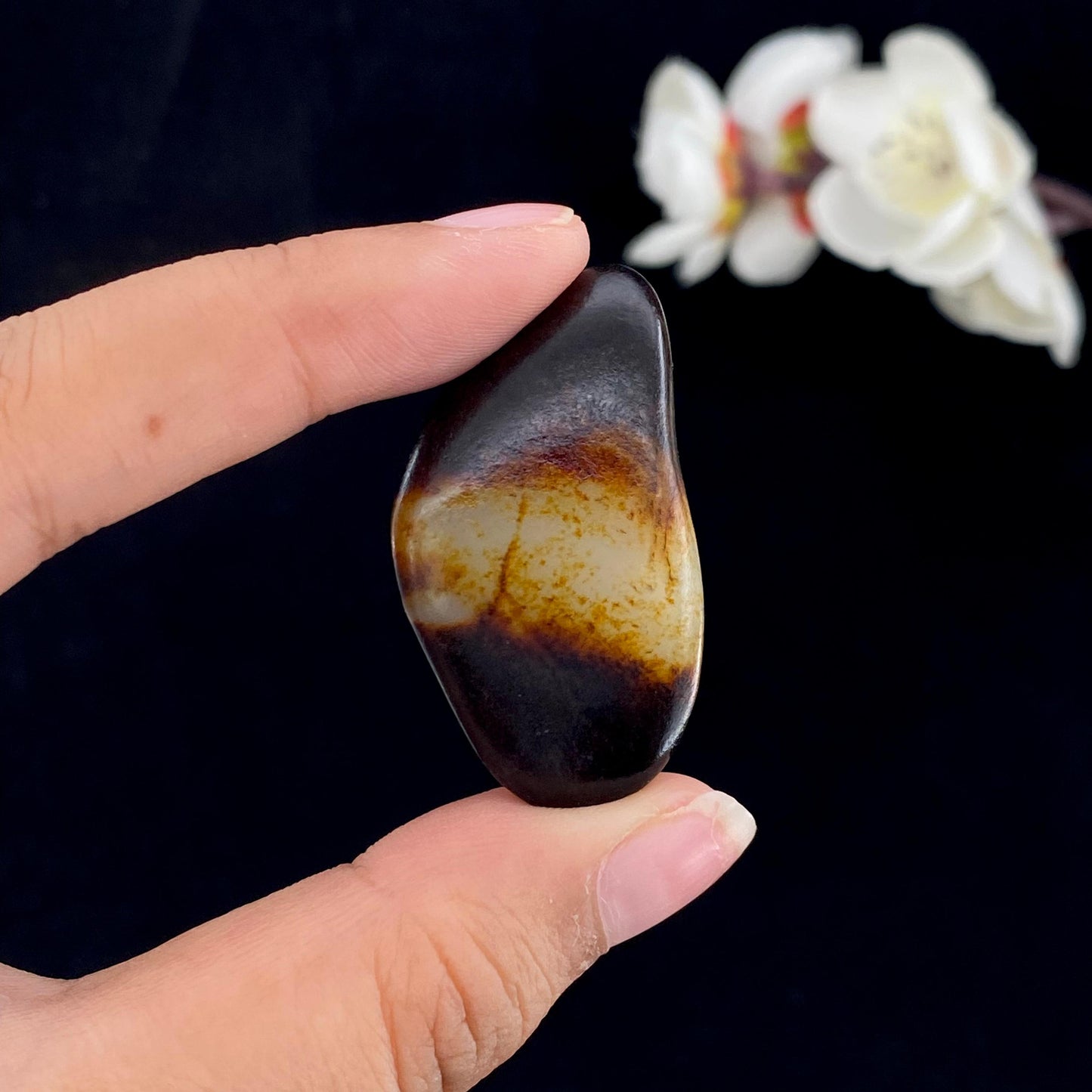 和田玉黑红皮籽料原石(18.3g)