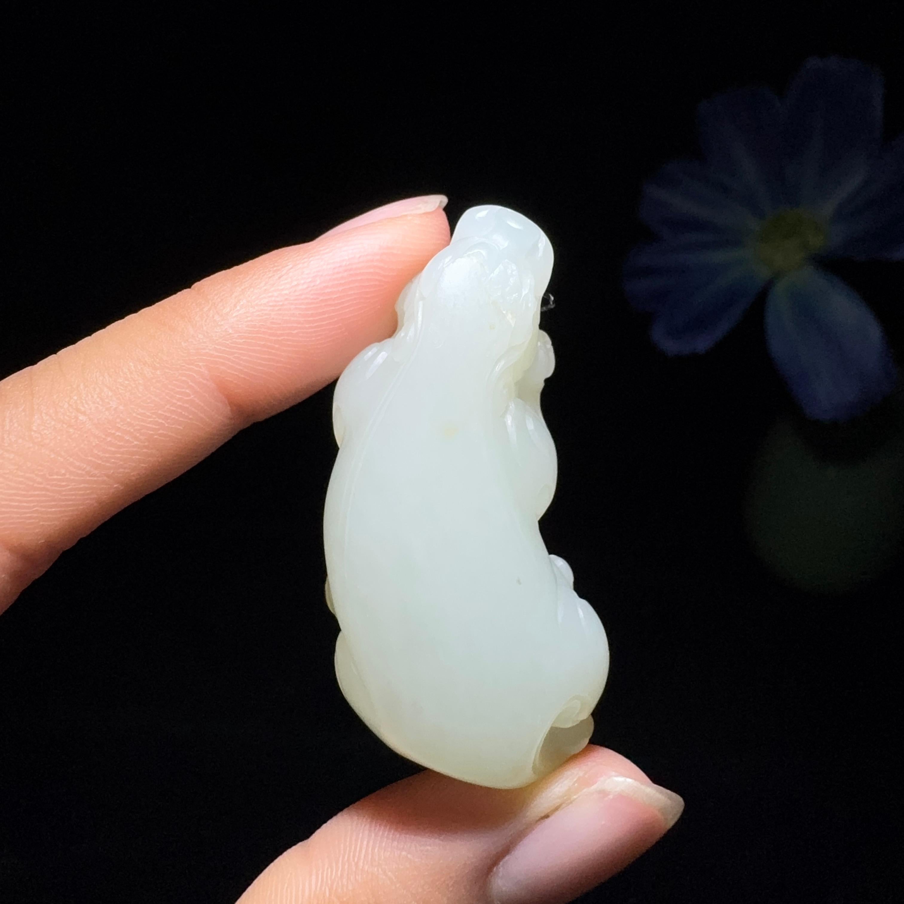 和田玉籽料貔貅（22.4g） – 厚德载玉