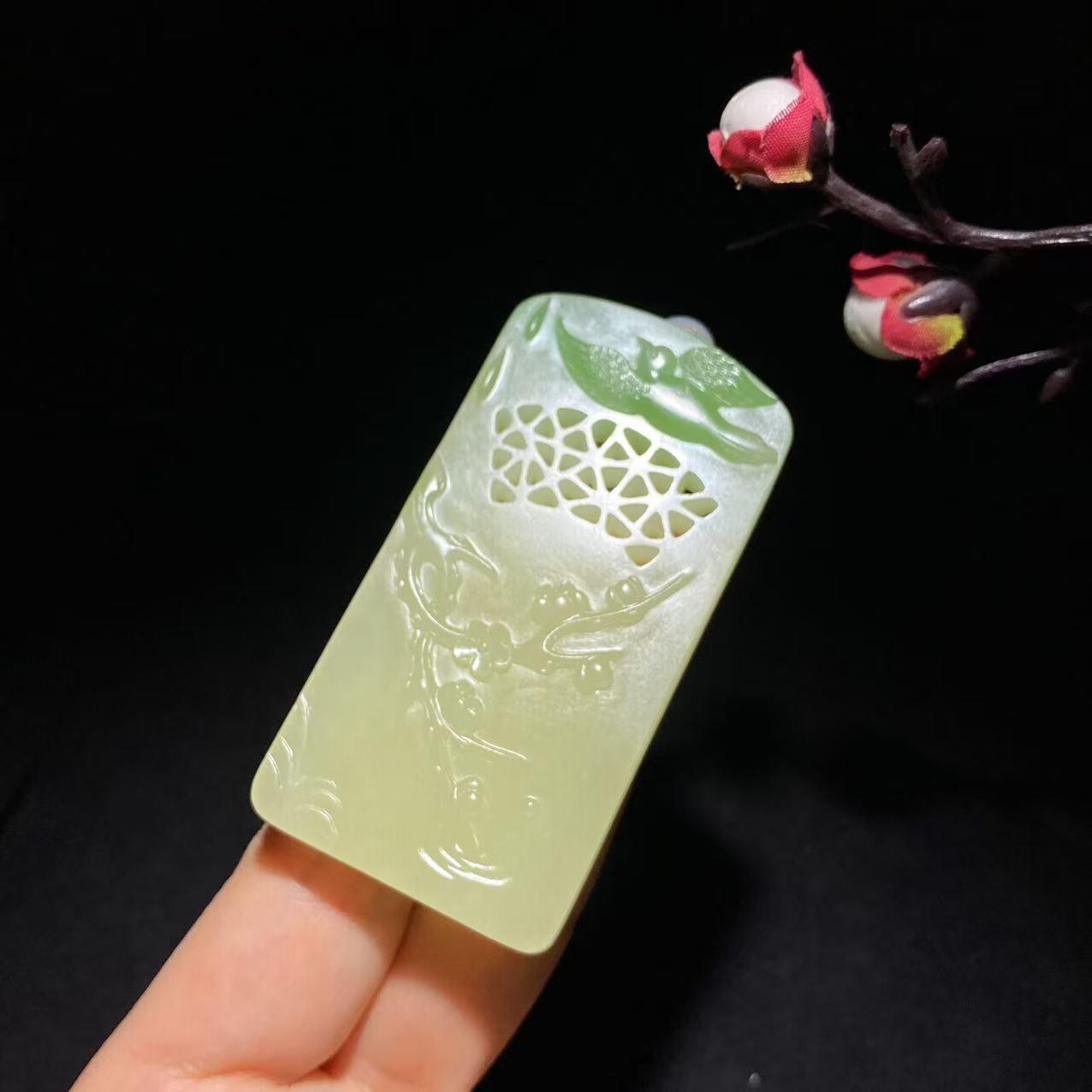 和田玉山流水喜上眉梢挂件(46.5g)