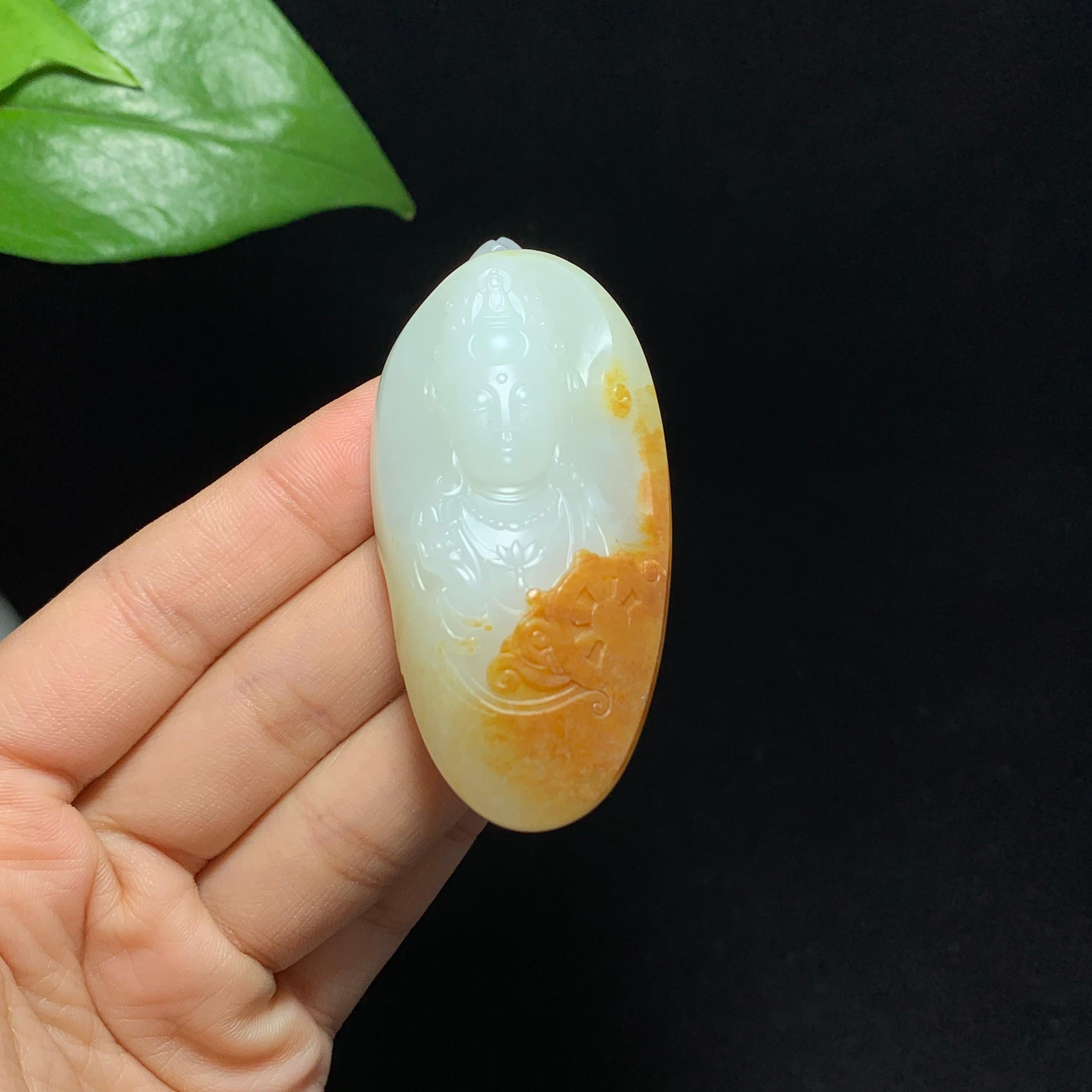 传承级和田籽料聚红皮白玉观音挂件(51.8g)