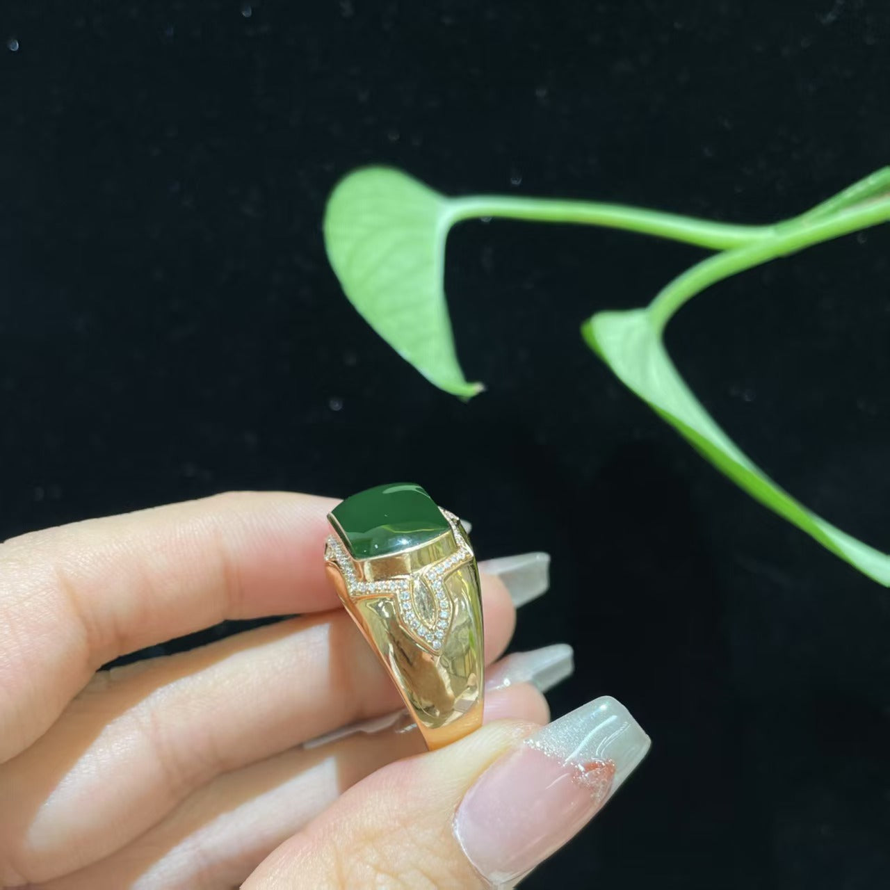 和田玉碧玉18k金荧光方形戒指