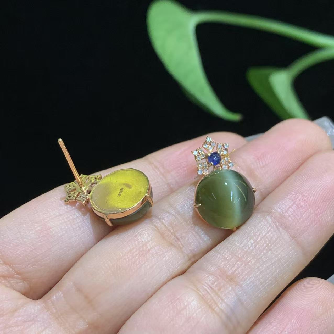 和田玉碧玉18k金猫眼耳饰