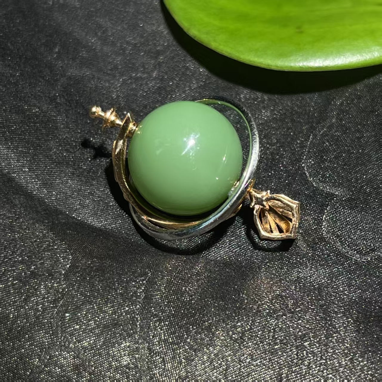 和田玉碧玉粉绿金镶时来运转