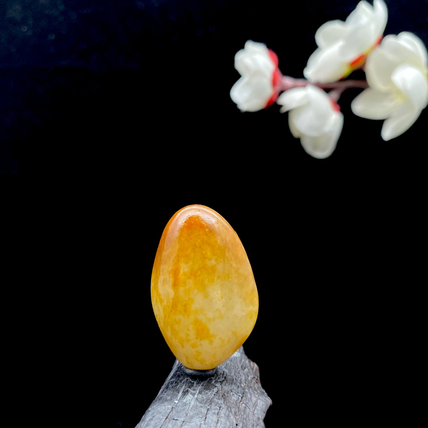 【超值推荐】和田玉-聚黄皮带洒金皮白肉籽料吊坠籽