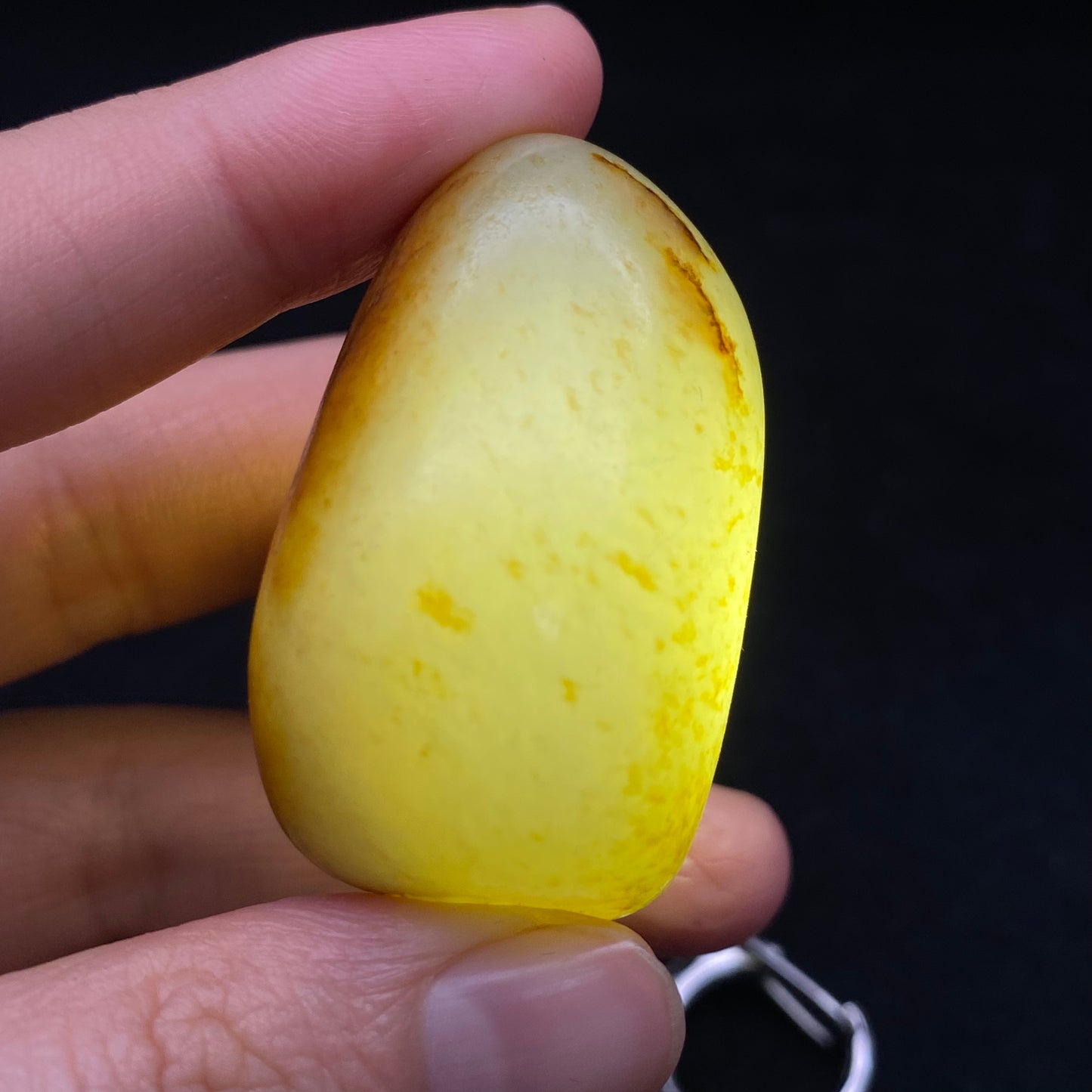 【超值推荐】和田玉-聚黄皮带洒金皮青白肉籽料挂件