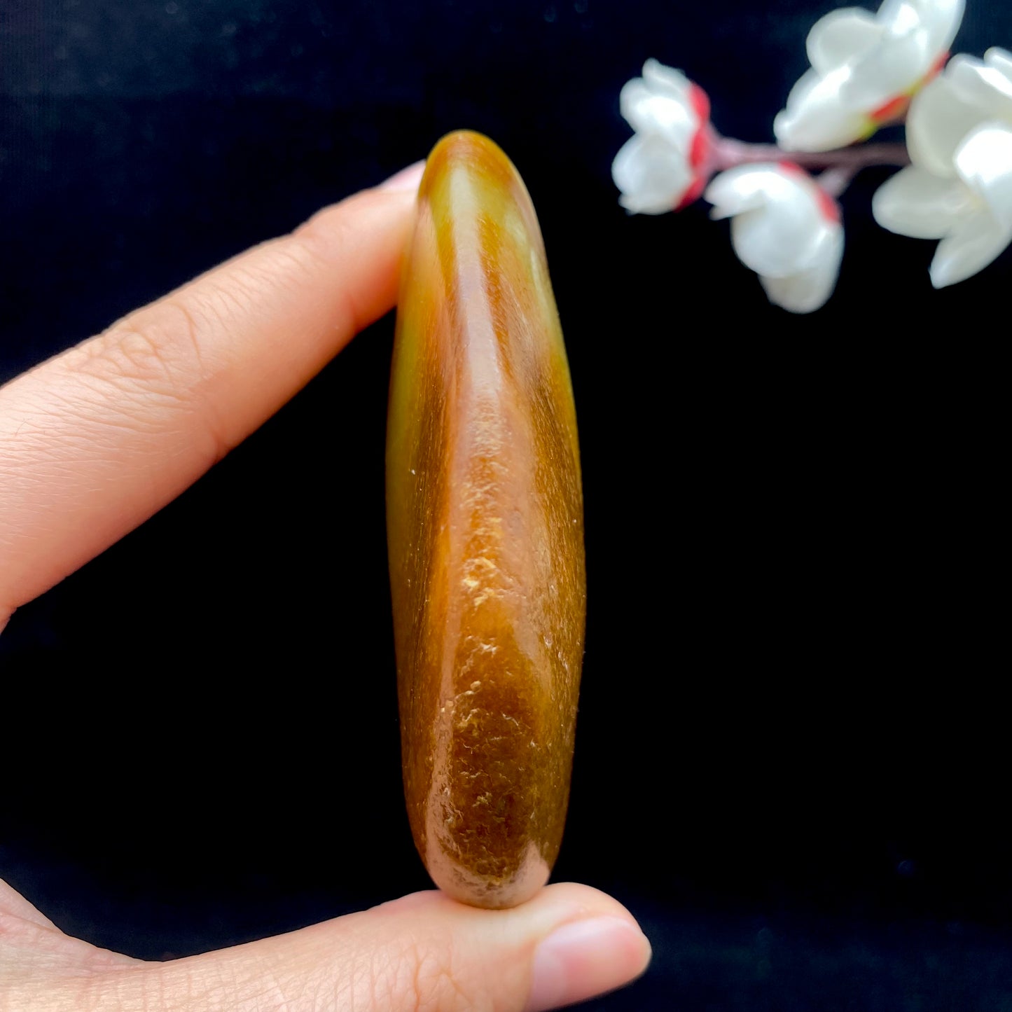 【超值推荐】和田玉-聚黄皮青白肉籽料手把件