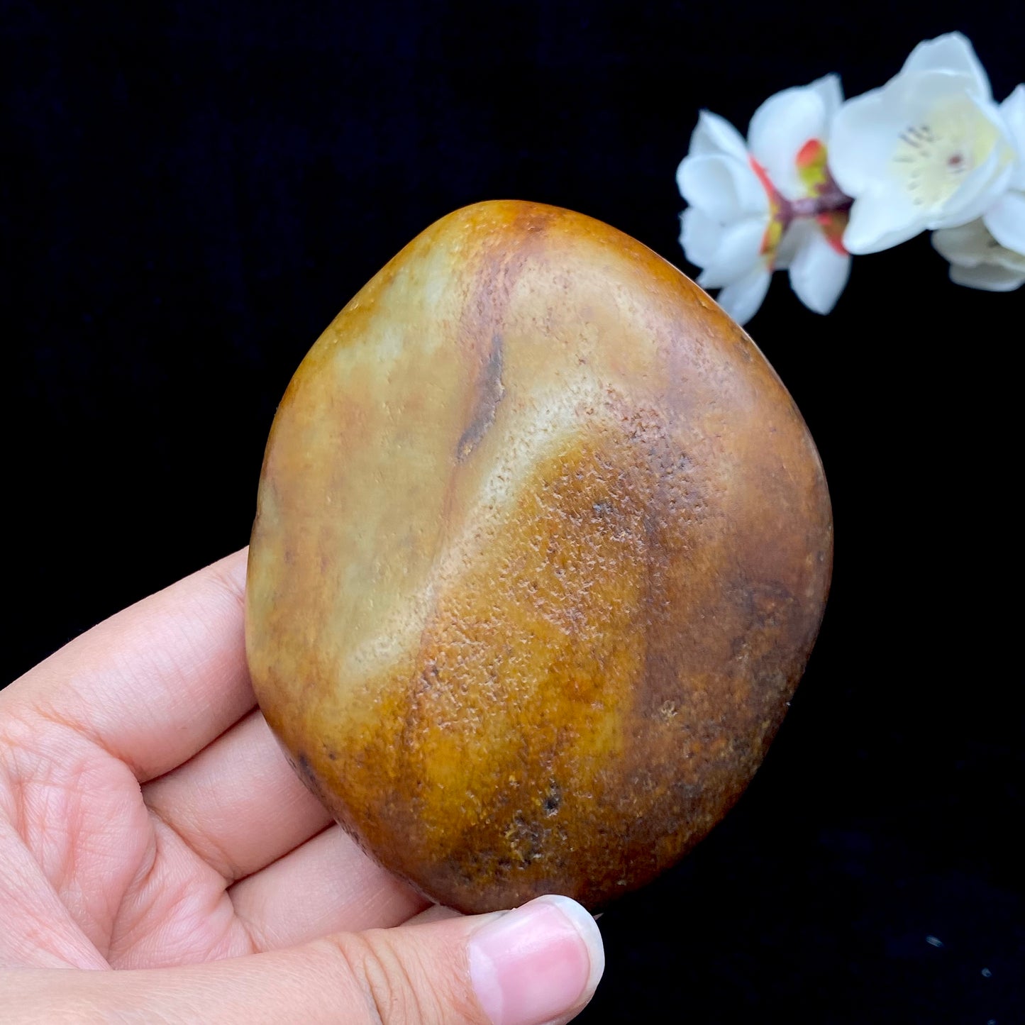 和田玉-黄沁皮漏白肉籽料原石